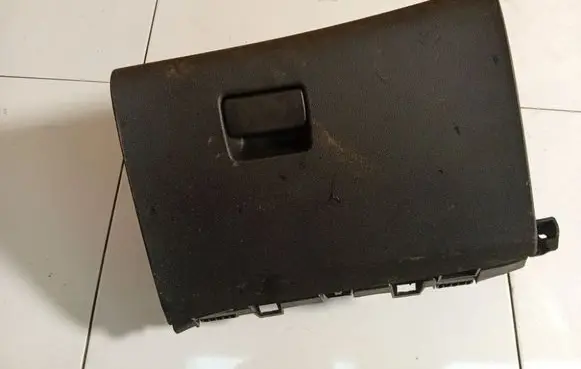 Opel Astra J Glove box 