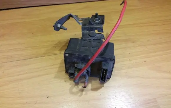 Citroen Berlingo Glow plug pre-heat relay 9616582380