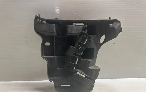 Volvo XC70 Front bumper mounting bracket 31214960
