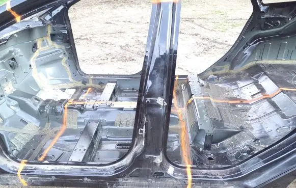 Ford Focus Pillar (middle) 