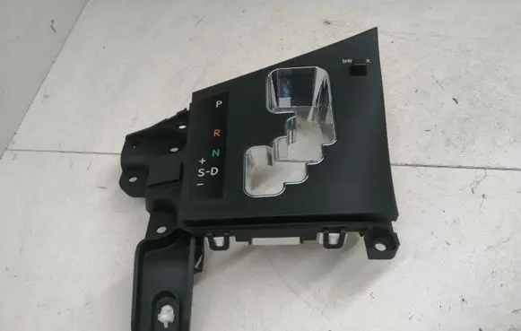 Lexus RX 450H Gear shifter surround trim plastic 5882148140