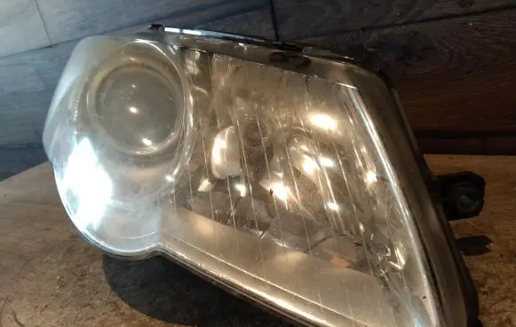 Volkswagen PASSAT B6 Headlight/headlamp