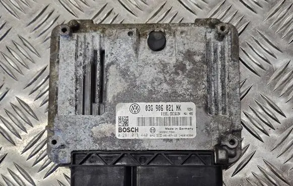 Volkswagen PASSAT B6 Engine control unit/module 03G906021NK 0281013440 1039S17241