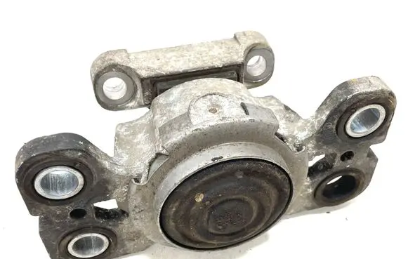 Land Rover Freelander 2 - LR2 Gearbox mount 6G927M121LF