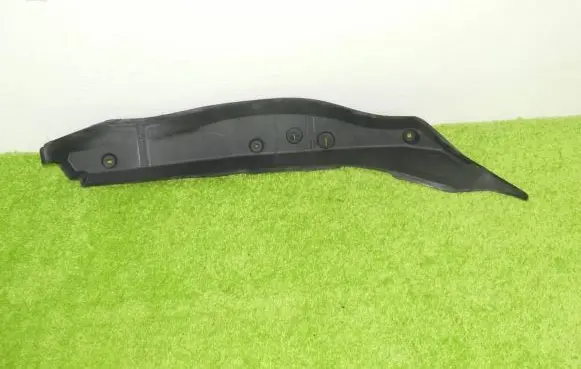 Mercedes-Benz C W205 Fender trim (molding) 2058890125