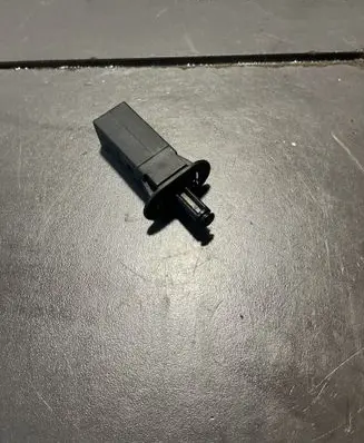 BMW 5 E60 E61 Fuel tank opening switch 82289392