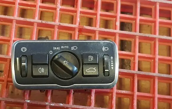 Volvo XC60 Light switch 38739456