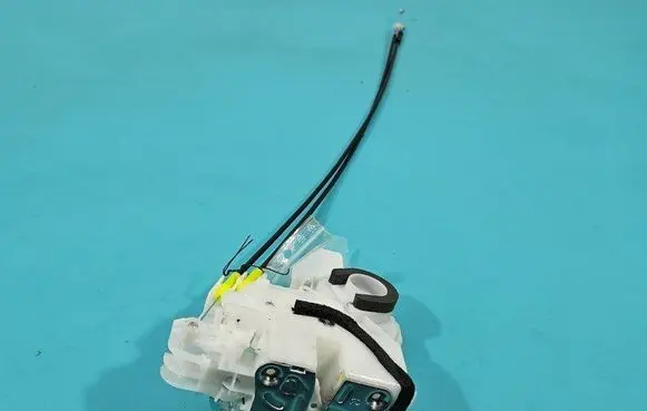 Suzuki Vitara (LY) Front door lock 82201-54P31 IMPRK1499778
