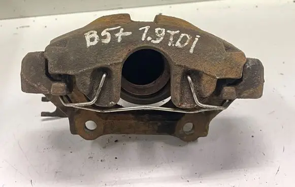 Volkswagen PASSAT B5.5 Front brake caliper