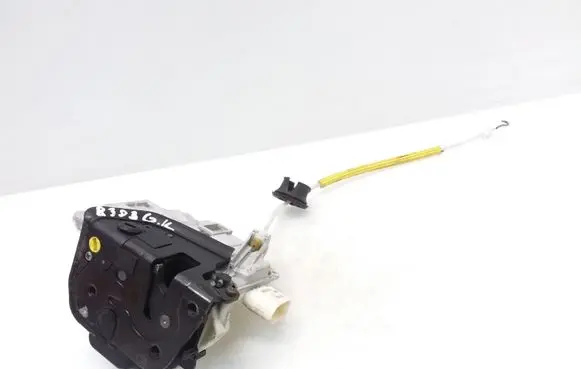 Audi A4 S4 B7 8E 8H Rear door lock 8E0839015AA