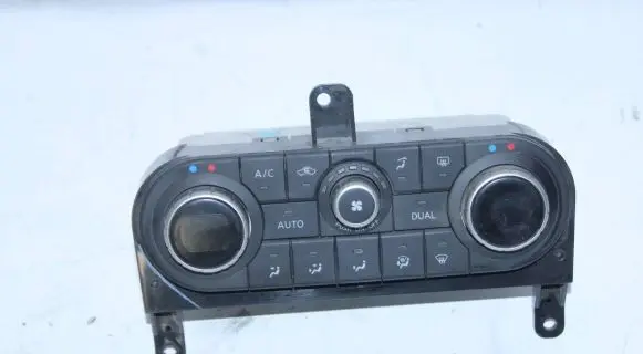 Nissan Qashqai Climate control unit 27500BR47A C1319