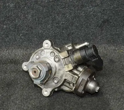 Audi A3 S3 8V Fuel injection high pressure pump 04L130755D