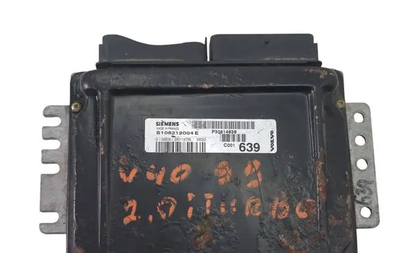 Volvo S40, V40 Engine control unit/module P30614639 S108212004E