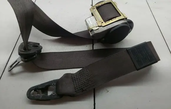 Audi A4 S4 B6 8E 8H Front seatbelt 8E0857705B 561034900A