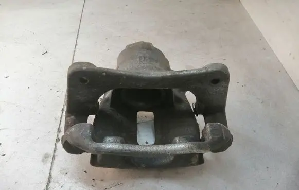 Toyota C-HR I Front brake caliper 167213