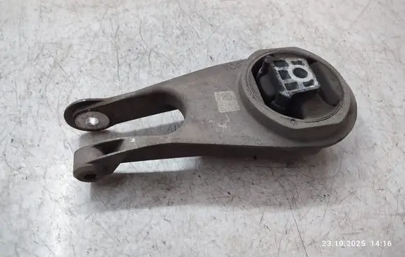 Opel Insignia B Engine mount bracket 22937343