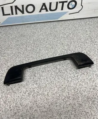 BMW 7 E32 Front door handle cover 1928205