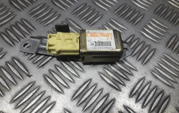 Subaru Legacy Airbag deployment crash/impact sensor 98236ag000 187900-0690