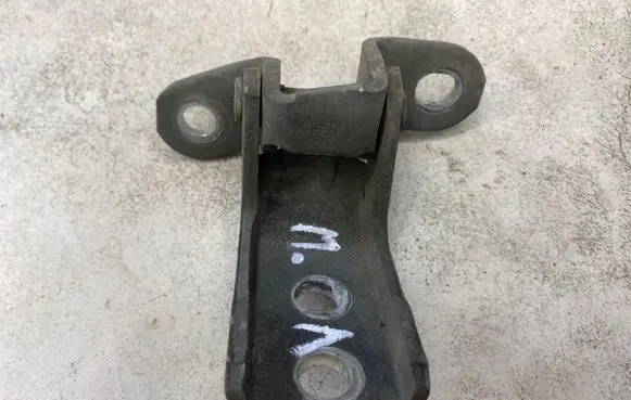 Toyota Prius (XW20) Front door upper hinge 