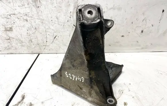 Audi A4 S4 B5 8D Engine mounting bracket 8D0199308L