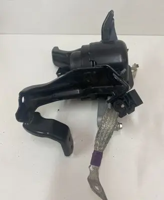 Lexus NX Engine mount bracket