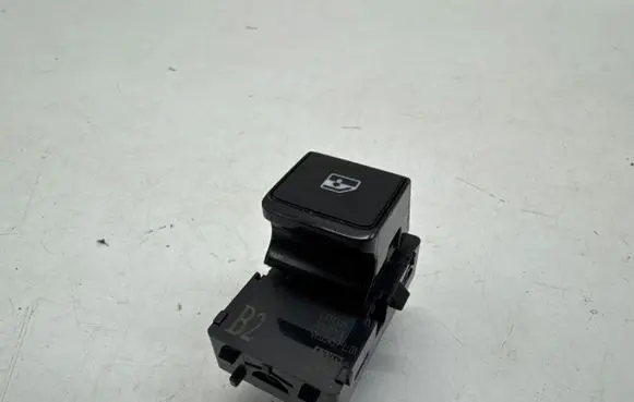 Nissan Qashqai J12 Electric window control switch 254116XL0A