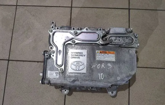 Toyota Yaris Voltage converter inverter G920052031