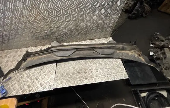BMW 5 G30 G31 G38 Wiper trim 7388717 11252010 05106107108109