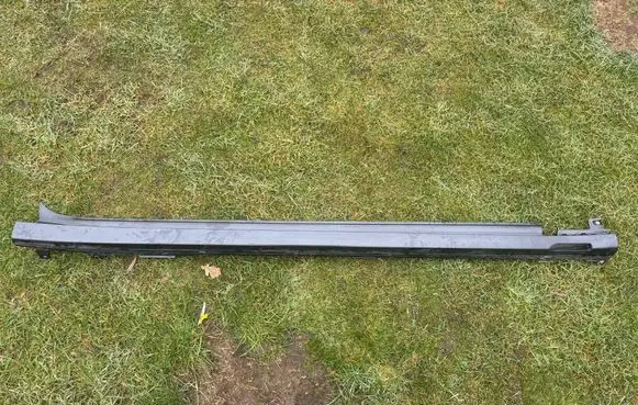 BMW iX3 Foot area side trim 9850870