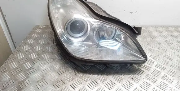Mercedes-Benz CLS C219 Headlight/headlamp