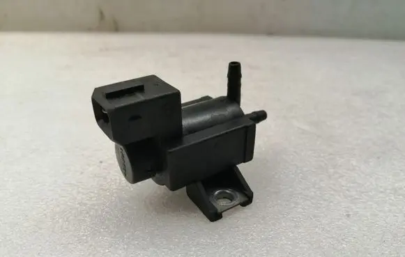 Toyota Corolla Verso AR10 Vacuum valve 258600R010