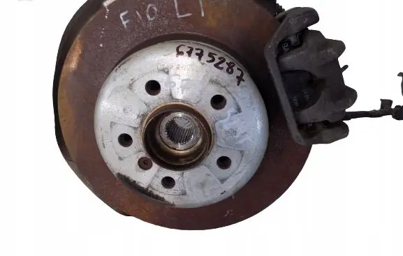 BMW 5 F10 F11 Stub axle 67960996796100