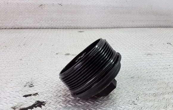 Volkswagen Touran I Oil filter cover 045115433E