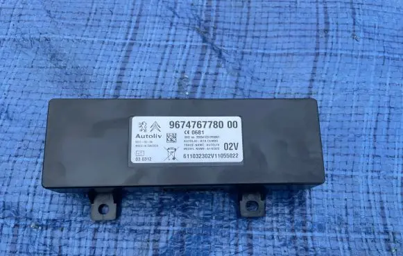 Citroen C5 Bluetooth control unit module 9674767780