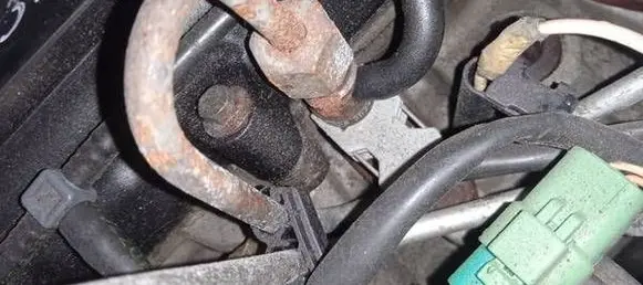 Renault Scenic II - Grand scenic II Fuel injector