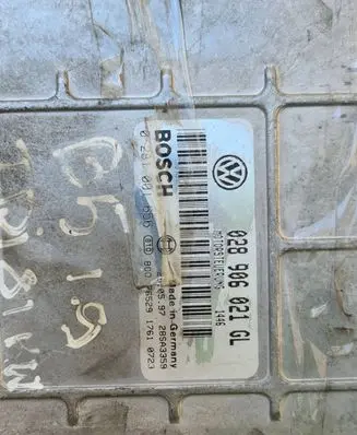 Volkswagen PASSAT B5 Engine control unit/module 028906021GL 28SA3359 0281001656