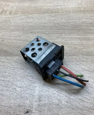 Opel Zafira A Coolant fan relay 90559834