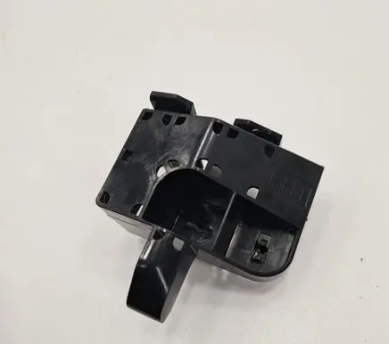 Rear bumper mounting bracket