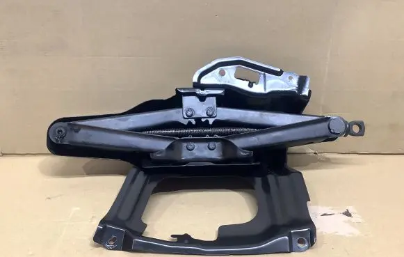 Toyota RAV 4 (XA40) Lift Jack 