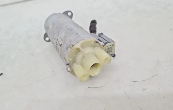 Volvo V70 Seat adjustment motor 0130002532
