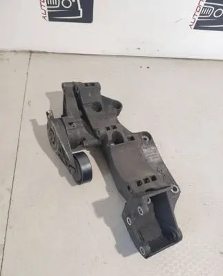Volkswagen Transporter - Caravelle T5 Generator/alternator bracket 045903143F