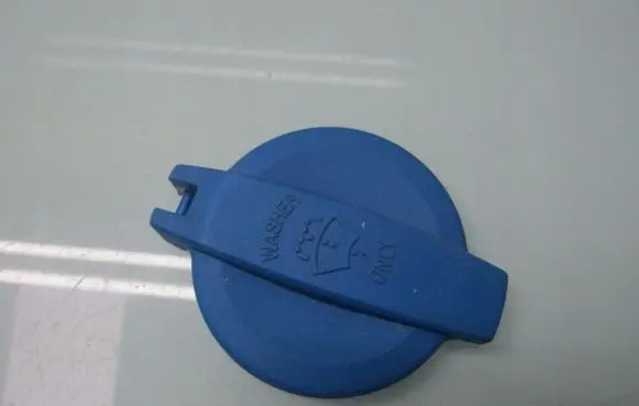 KIA Ceed Windshield washer fluid reservoir/tank