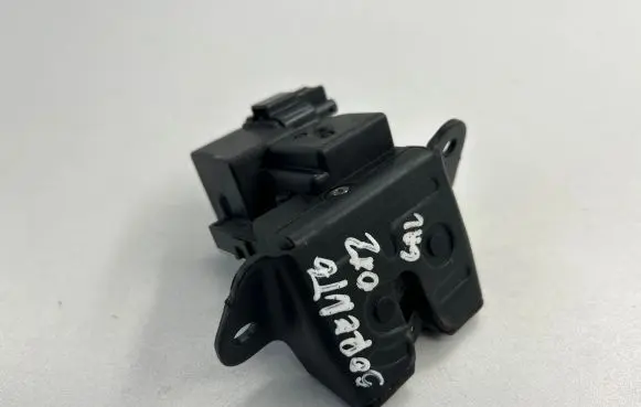 KIA Sorento Tailgate/trunk/boot lock/catch/latch