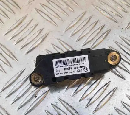 Mercedes-Benz C W203 Airbag deployment crash/impact sensor 0018209126