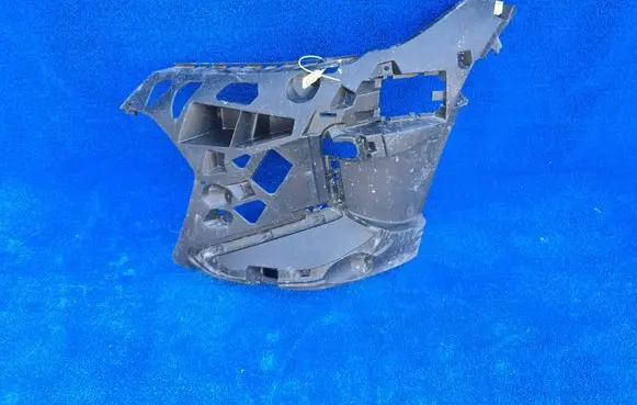 BMW 3 G20 G21 Front bumper mounting bracket 8085473