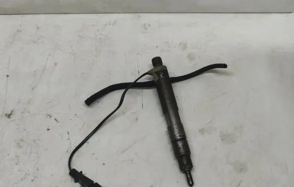 Audi A4 S4 B5 8D Fuel injector 028130201S