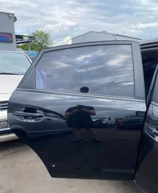 Toyota Prius (NHW20) Rear door