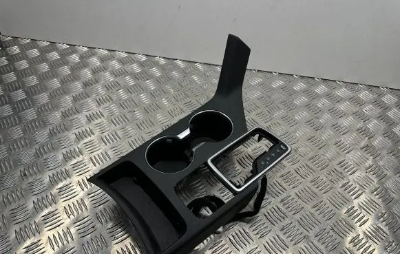 KIA Sportage Cup holder front 84651F1701 84670F1700