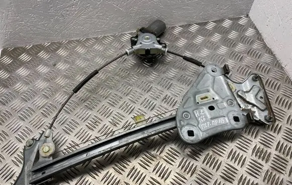 Hyundai Coupe Front door window regulator with motor 