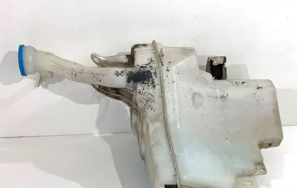 Suzuki Grand Vitara II Windshield washer fluid reservoir/tank